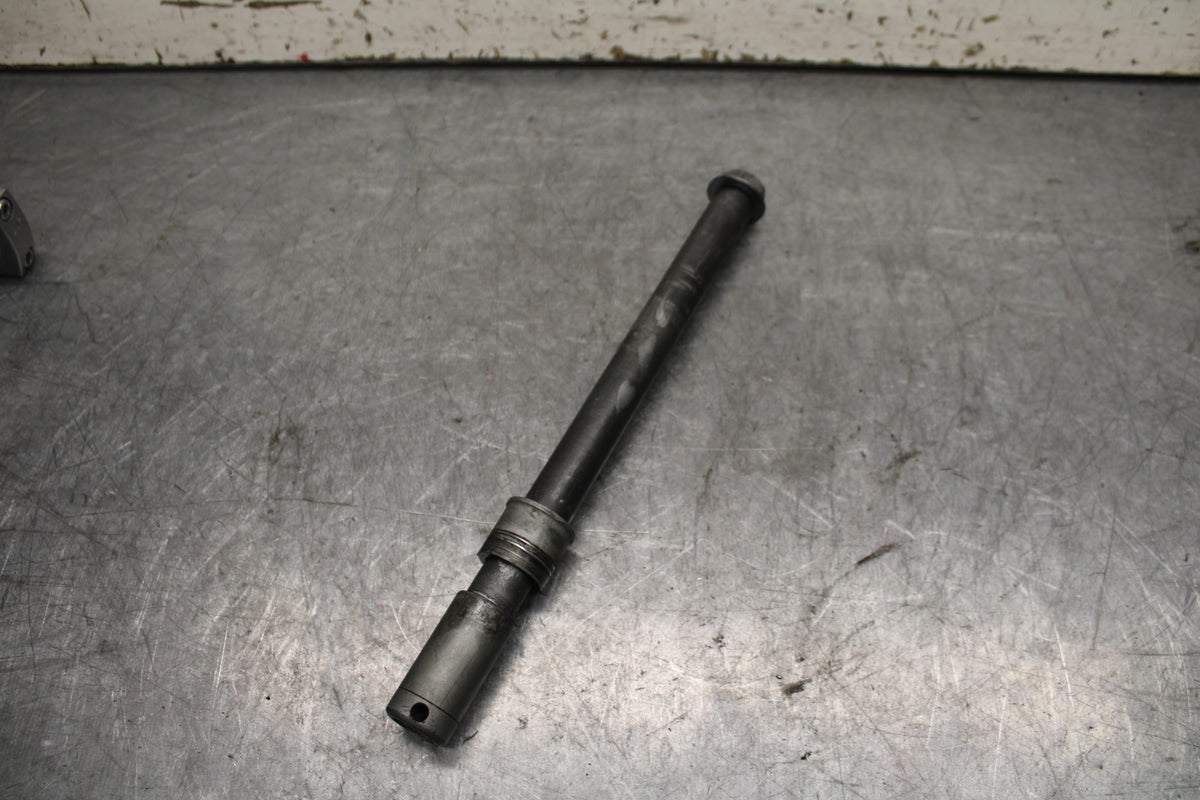 10-13 HONDA SHADOW RS 750 VT750RS FRONT WHEEL RIM AXLE PIVOT BOLT BB718