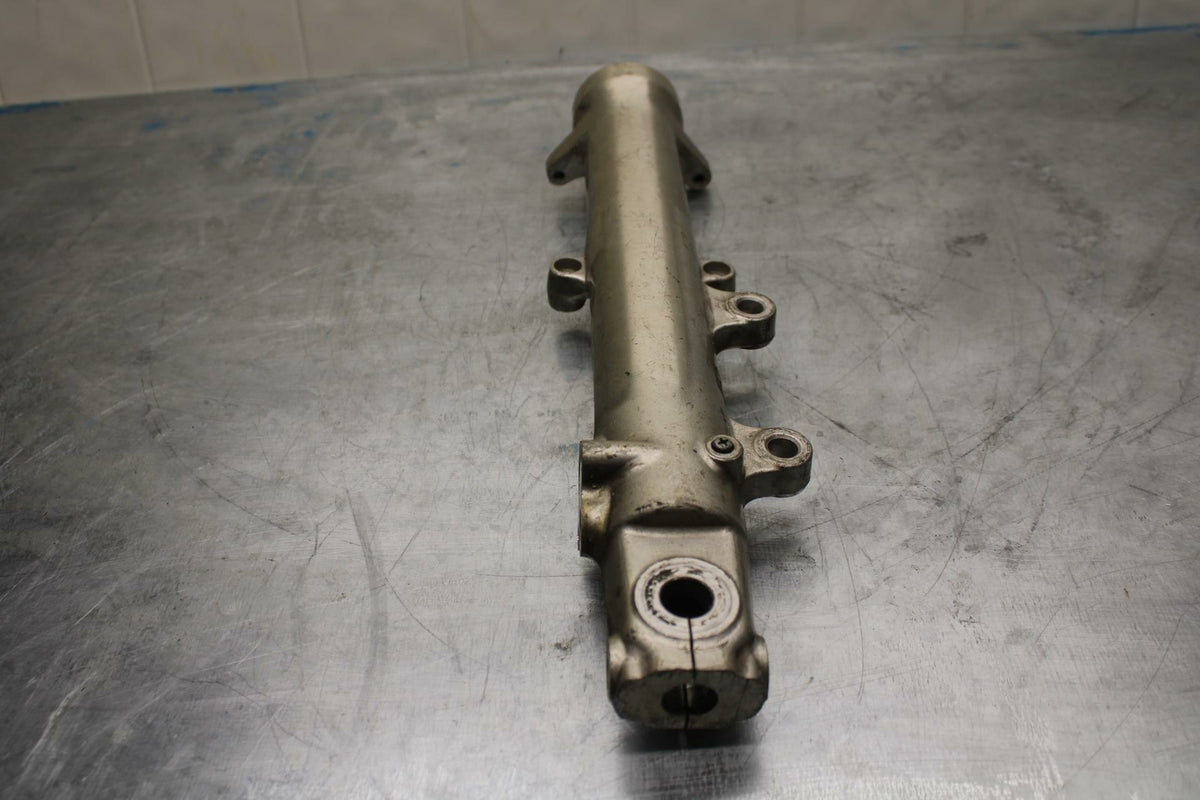85 YAMAHA RZ500 LEFT FRONT FORK SHOCK SUSPENSION TUBE BODY BB27