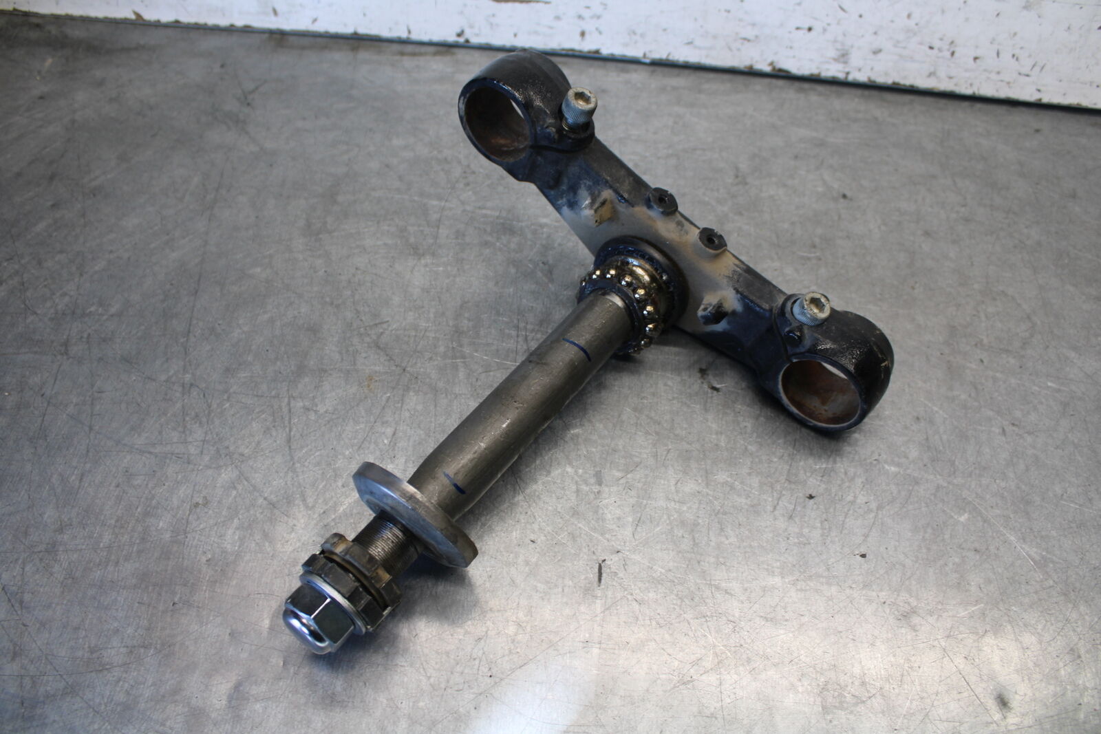 09-15 YAMAHA FZ6R FRONT FORKS CLAMP LOWER TRIPLE TREE STEM BB686