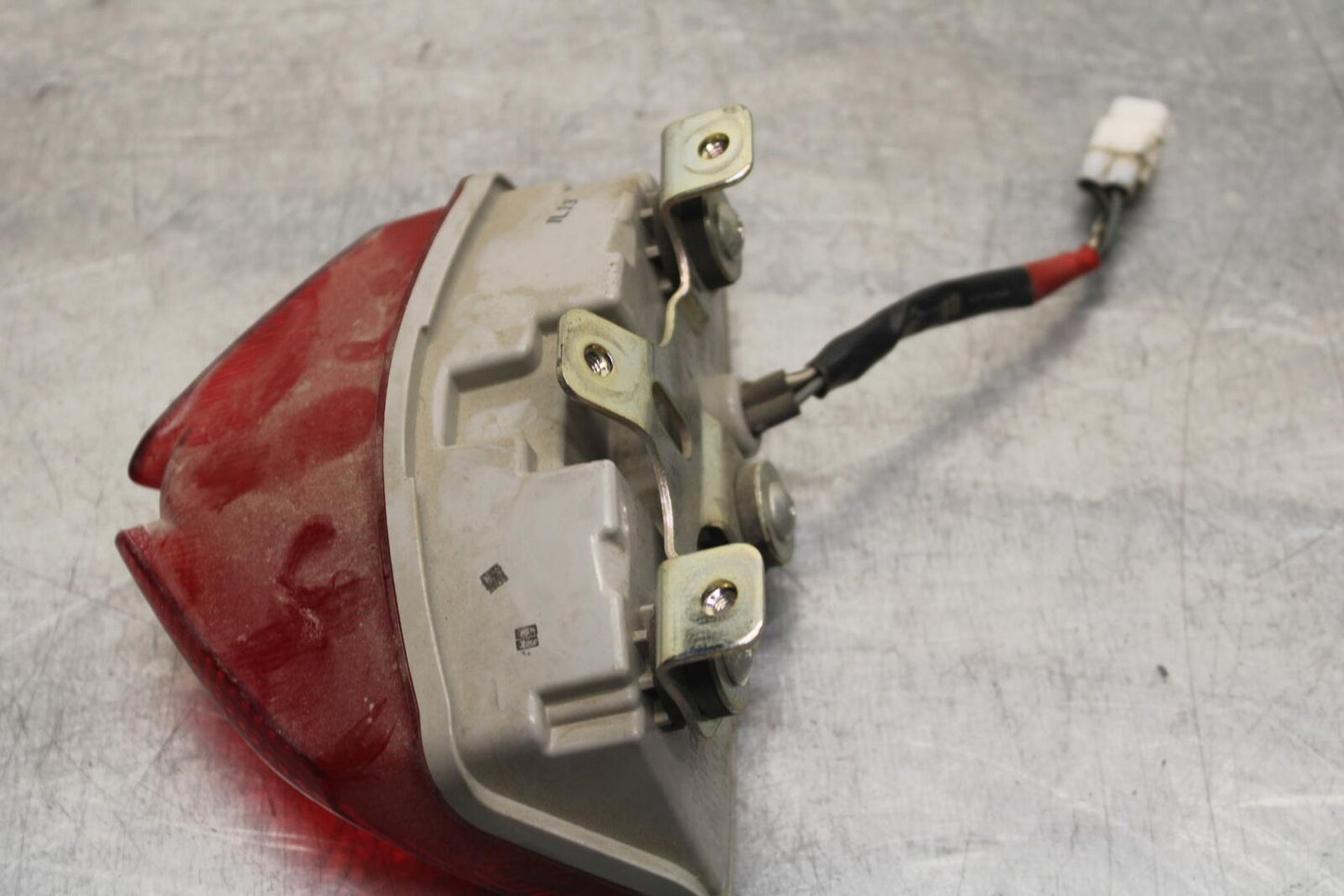 2011 Suzuki GSXR600 REAR TAIL TAILLIGHT BACK BRAKE LIGHT BB605