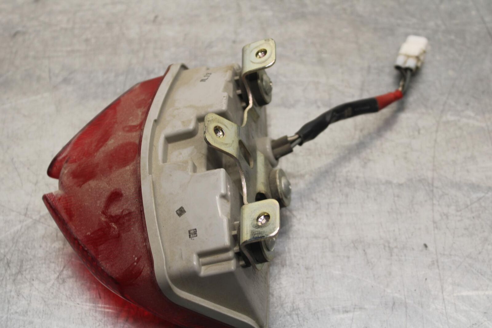 2011 Suzuki GSXR600 REAR TAIL TAILLIGHT BACK BRAKE LIGHT BB605