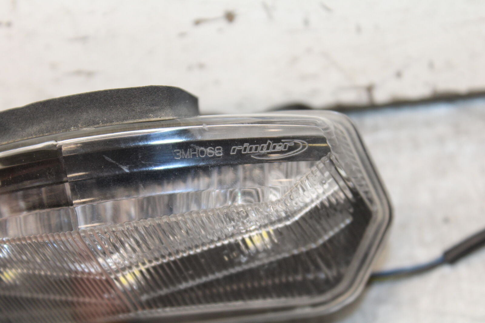 16 KAWASAKI NINJA ZX10R FRONT CENTER RUNNING LIGHT BB650