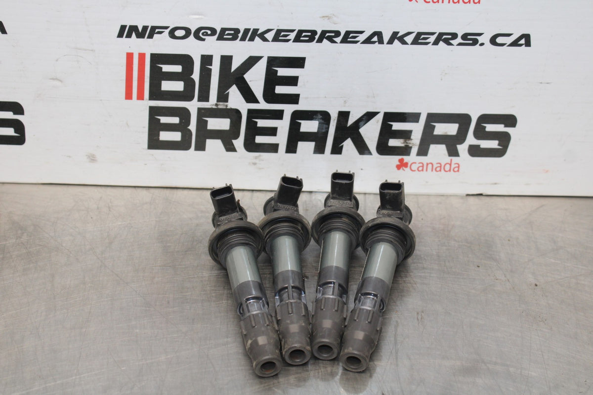 20-25 SUZUKI GSXR750 IGNITION COILS COIL SPARK PLUG CAPS BB810