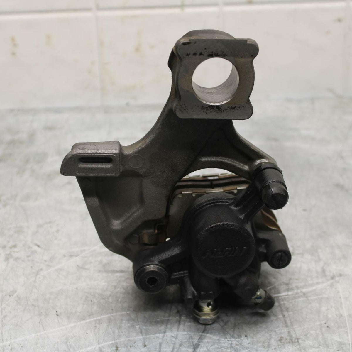15-21 SUZUKI GSXR600 REAR BACK BRAKE CALIPER W MOUNT BRACKET BB418