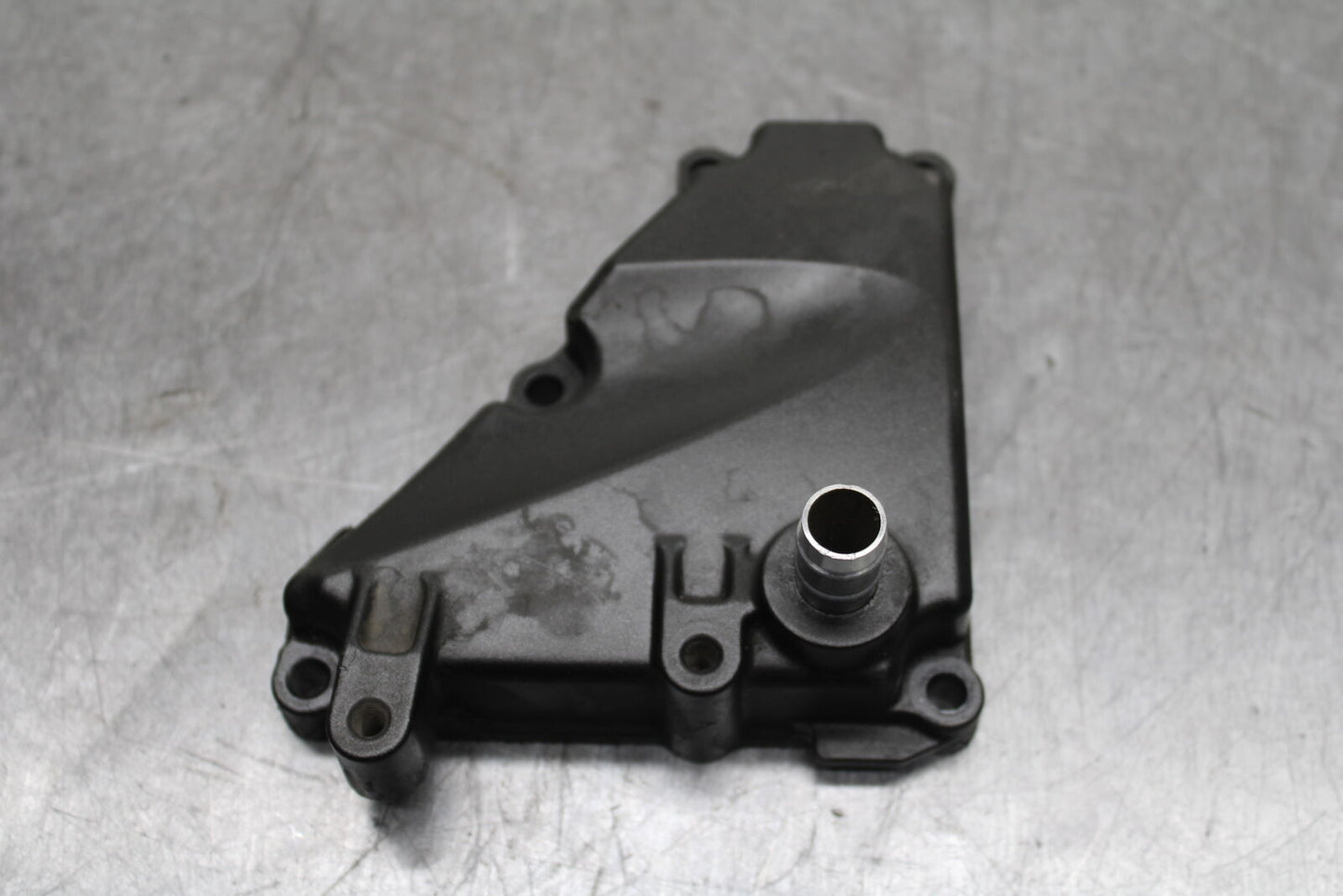 06 YAMAHA YZF R6 ENGINE MOTOR CRANK CASE VENT COVER BB716