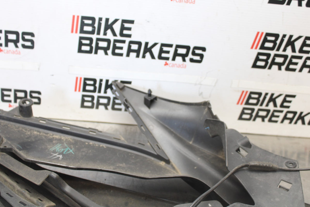 23 YAMAHA YZF R3 LEFT LOWER MID UPPER SIDE FAIRING COWL BB003