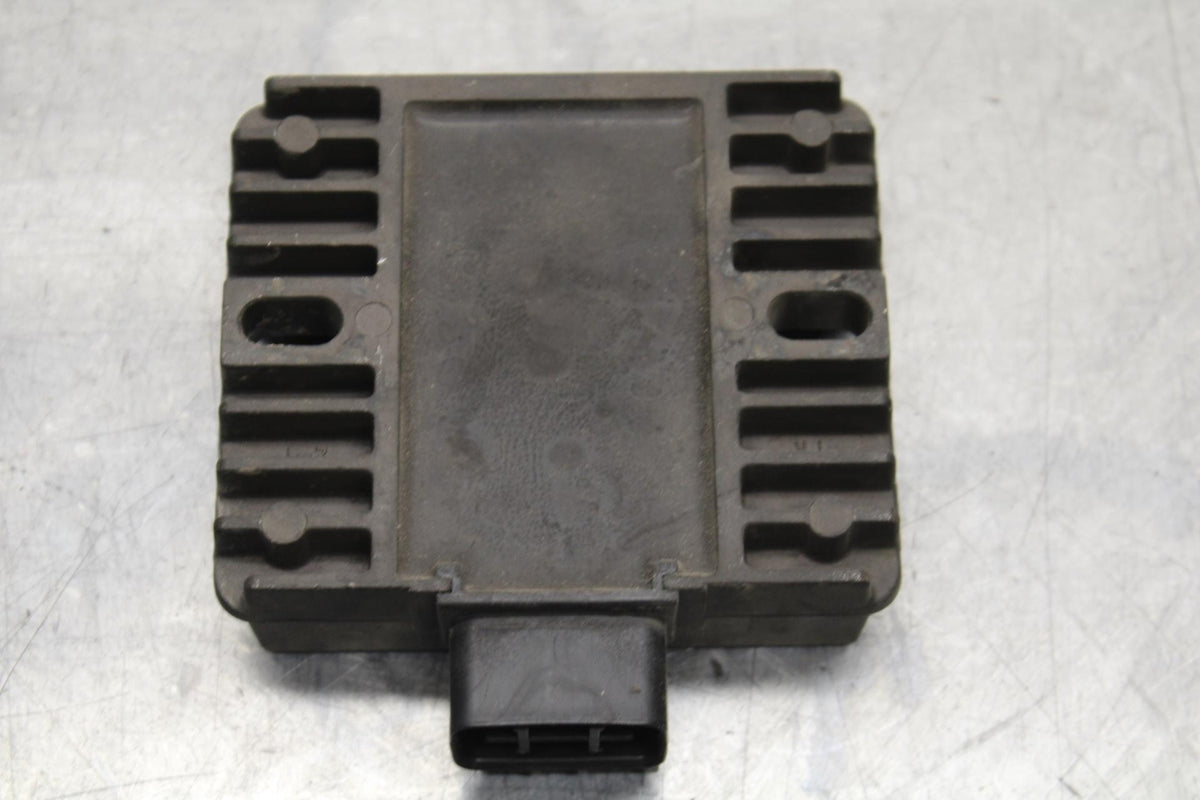 2006 Yamaha YZF R6 RECTIFIER VOLTAGE REGULATOR 4XY-81960-00-00 BB560