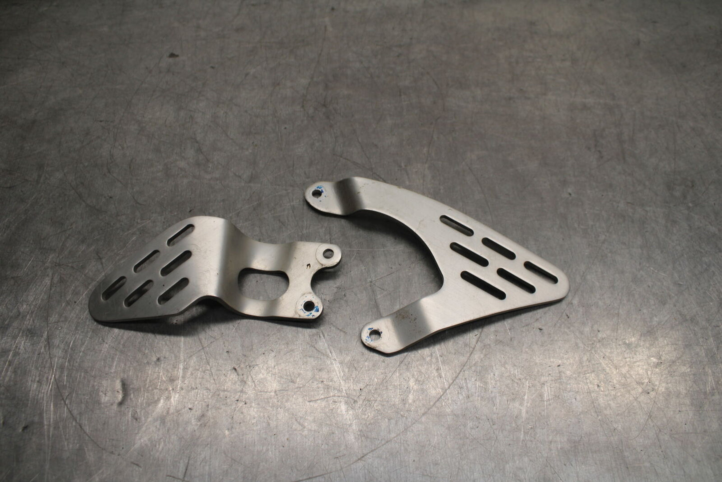 08-09 YAMAHA YZF R6S REARSET REAR SET HEEL GUARD COVER  BB114