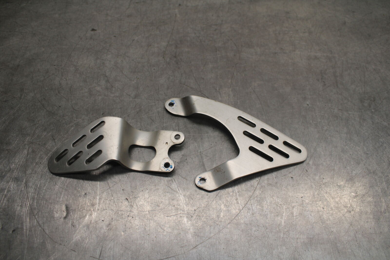 08-09 YAMAHA YZF R6S REARSET REAR SET HEEL GUARD COVER  BB114