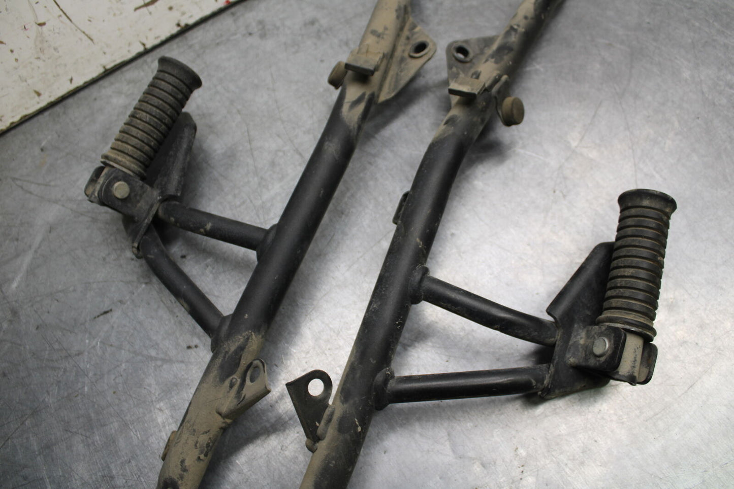 16-17 KAWASAKI VULCAN S 650 EN650 ABS REAR PASSENGER FOOT STEP PEG/ MOUNT BB731