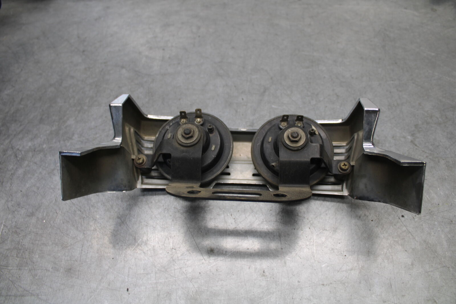 85-86 SUZUKI MADURA 1200 HORN SIGNAL  BB691