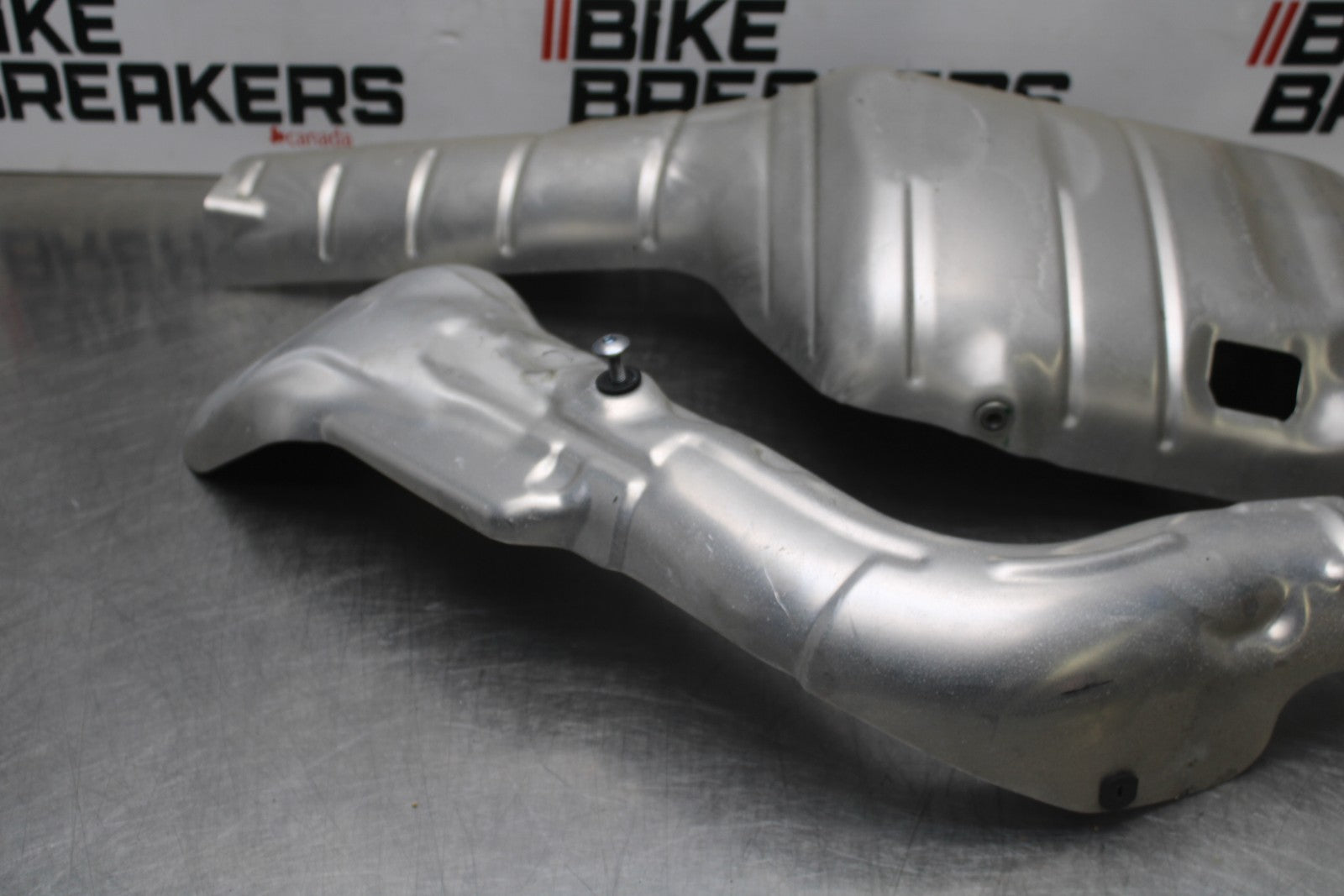 13-24 HONDA CBR600RR MUFFLER EXHAUST PIPE COVER HEAT SHIELD GUARD BB772