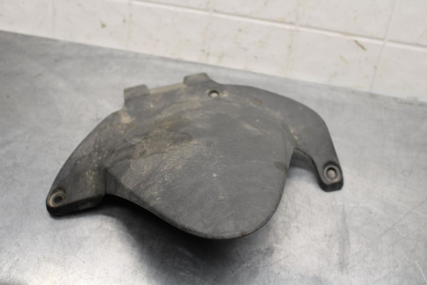 2007 Honda CBR600RR REAR BACK WHEEL TIRE HUGGER FENDER 80120-MFJ-D00 BB596