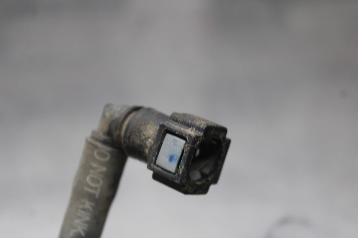 05 YAMAHA YZF R6 FUEL HOSE GAS LINE TUBE PIPE BB858