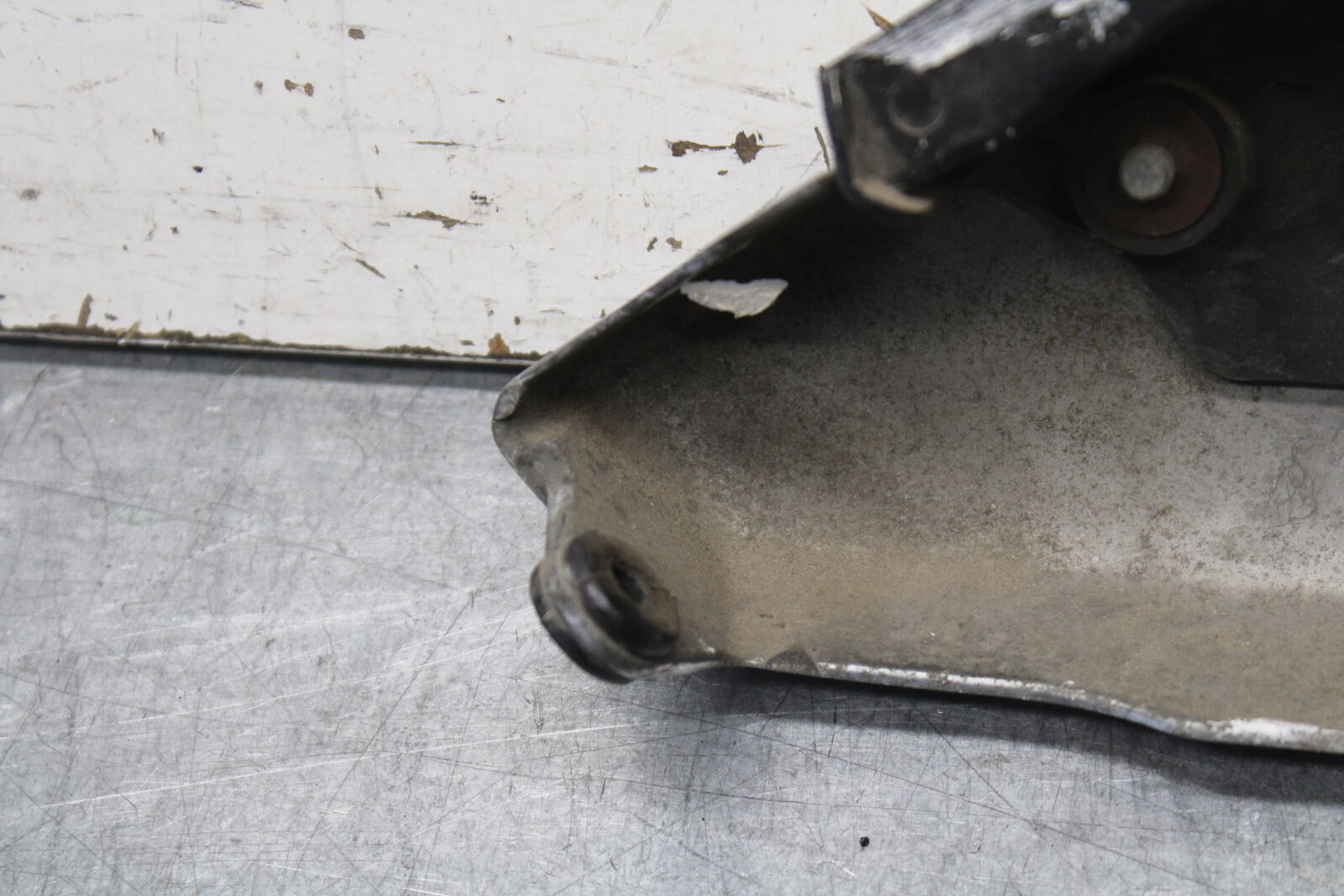 82-83 YAMAHA MAXIM 750 LEFT FRAME COVER COWL BB671