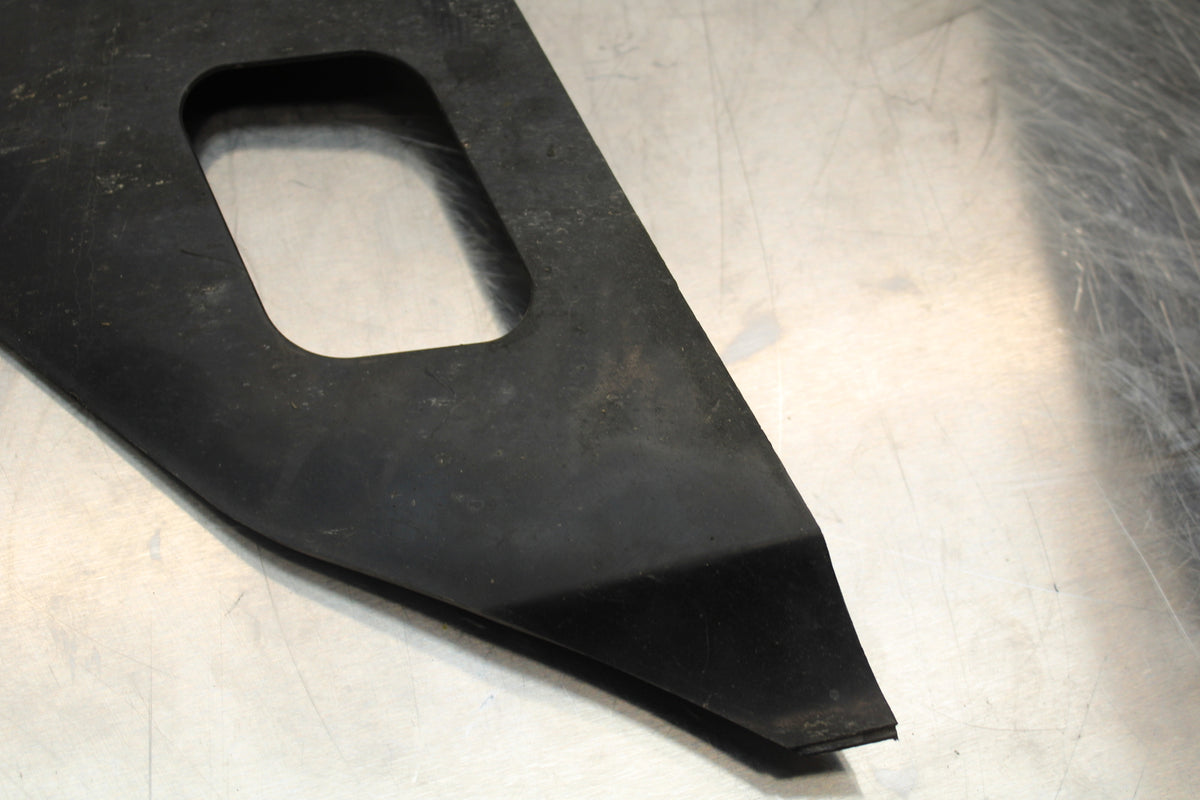 11 SUZUKI GSXR1000 RIGHT LEFT INNER FAIRINGS COWLS PANELS TRIMS BB142