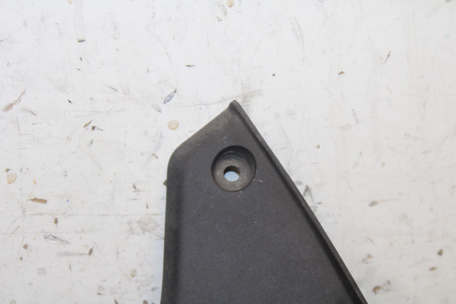 09-12 KAWASAKI NINJA ZX6R FRONT LOWER INNER EXHAUST V FAIRING COWL GUARD BB698