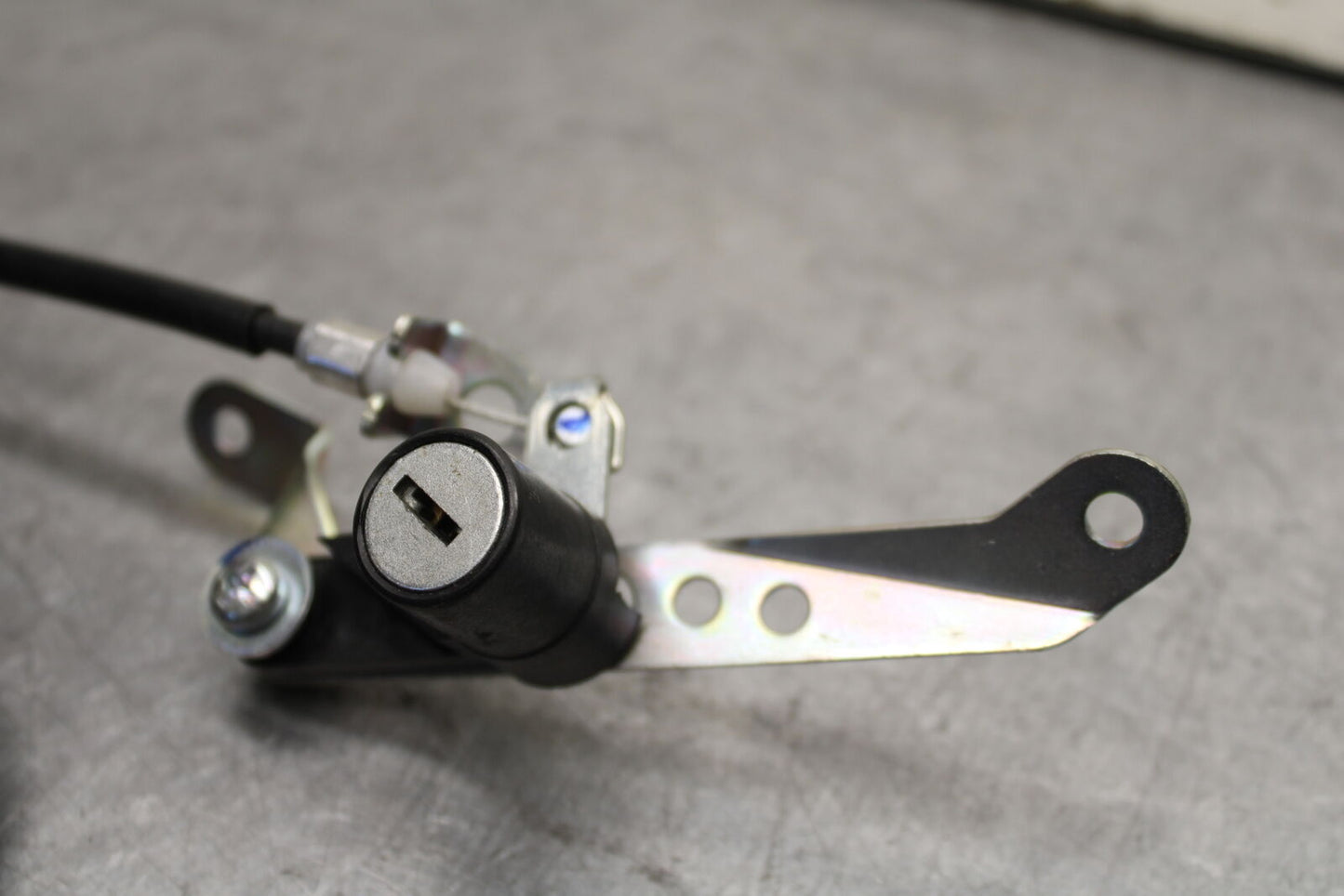 15-17 YAMAHA YZF R3 IGNITION LOCK SET AND SEAT LOCK BB651