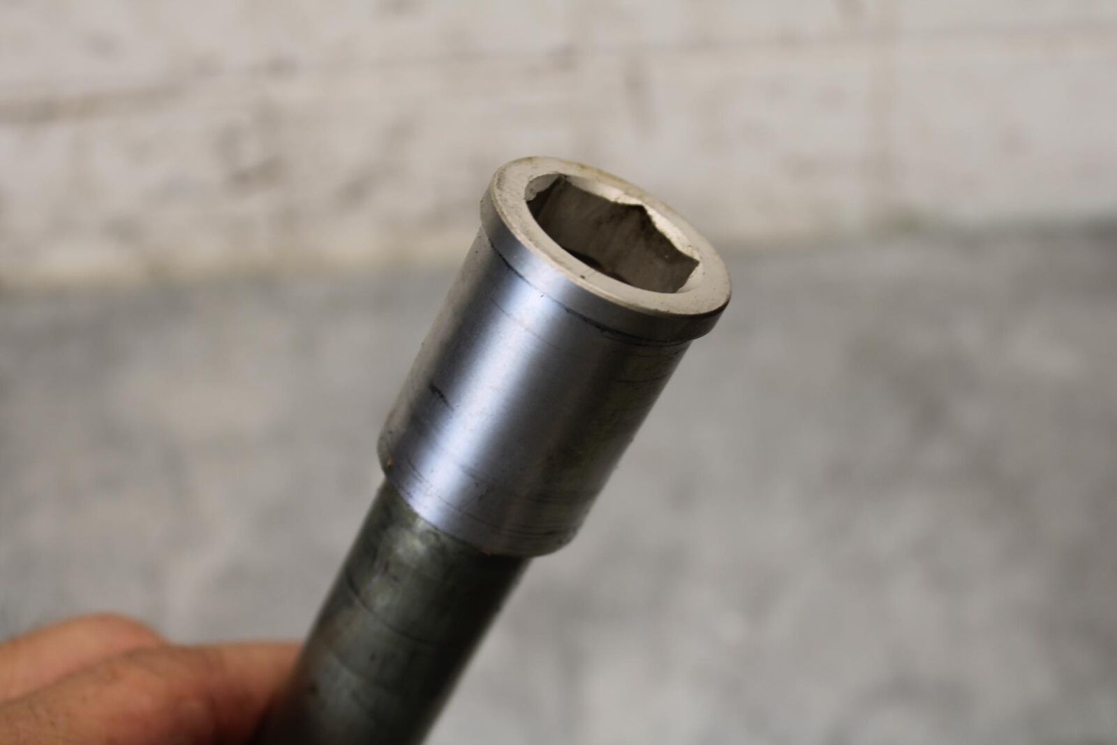 2011 Kawasaki Ninja ZX10R ZX1000K ABS FRONT WHEEL RIM AXLE   BB555