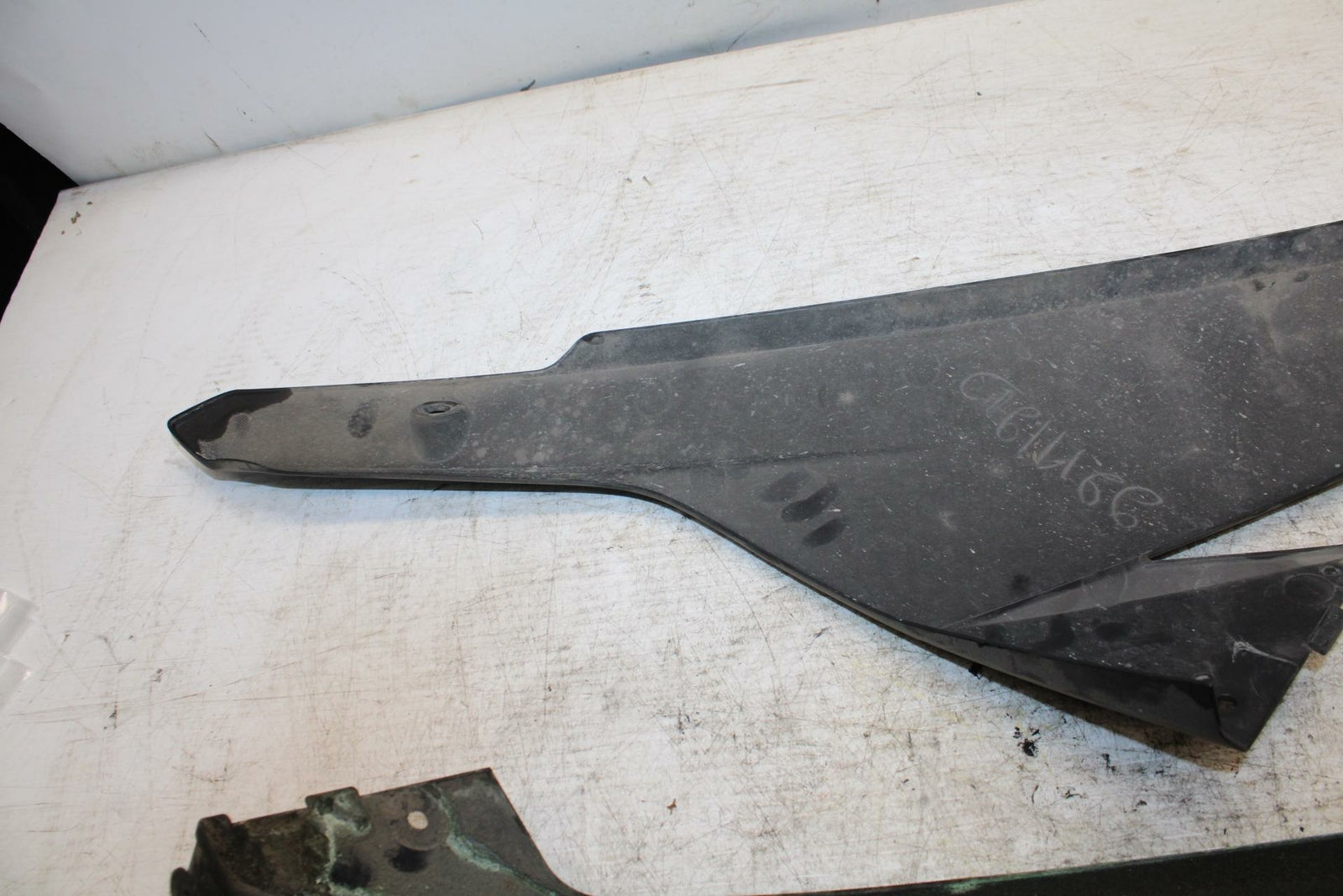 12-13 KAWASAKI EX300 NINJA LOWER BOTTOM BELLY FAIRING COWL BB373