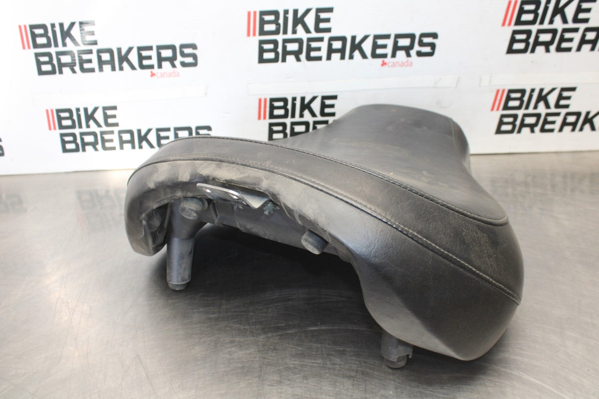 05-09 SUZUKI BOULEVARD C90 FRONT DRIVERS SEAT BB918