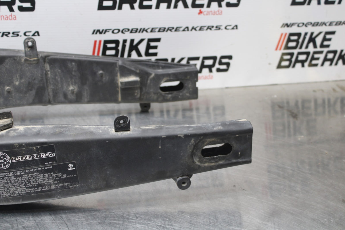 17-18 YAMAHA YZF R3 REAR SWINGARM BACK SUSPENSION SWING ARM BB788