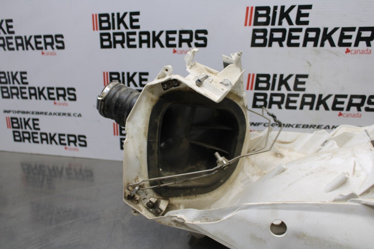 13 KTM 350 SXF AIR CLEANER FILTER BOX BB104
