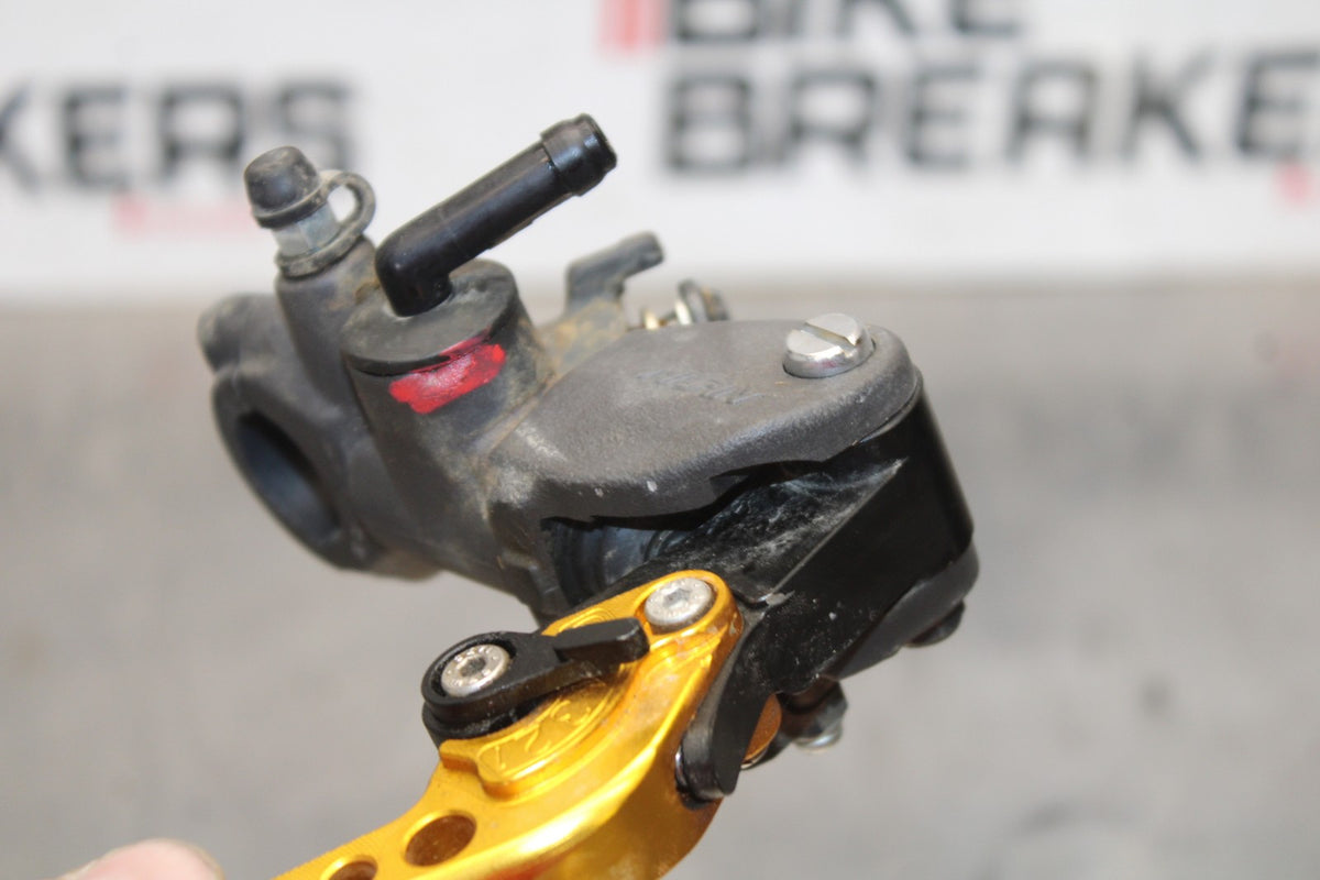 17 YAMAHA YZF R6 FRONT BRAKE MASTER CYLINDER w/ LEVER BB922