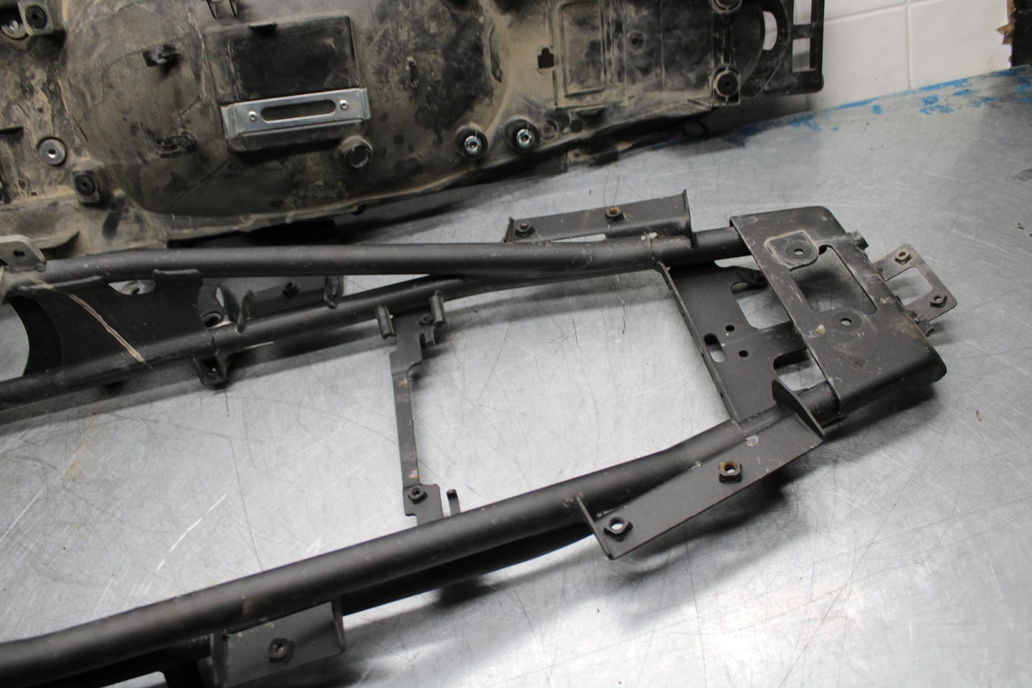 07-08 KAWASAKI CONCOURS 1400 ABS REAR BACK TAIL SUBFRAME SUB FRAME BB449