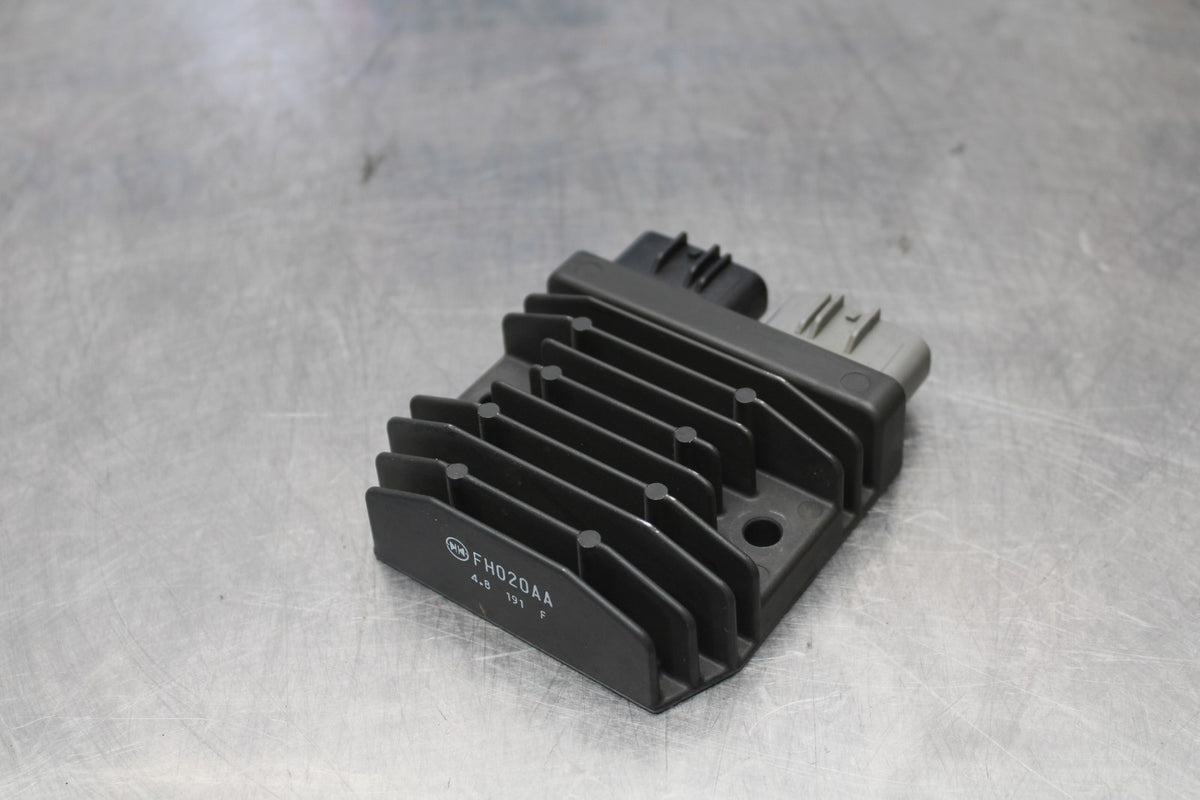 13-24 HONDA CBR600RR RECTIFIER VOLTAGE REGULATOR BB502