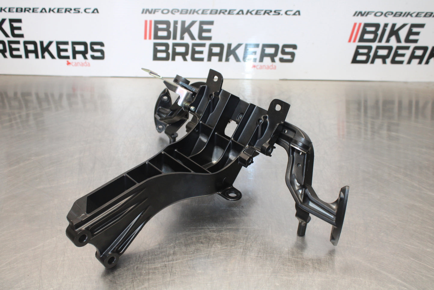 23-24 KAWASAKI NINJA ZX14R NEW!! UPPER FAIRING MIRROR GAUGES STAY BRACKET BB169