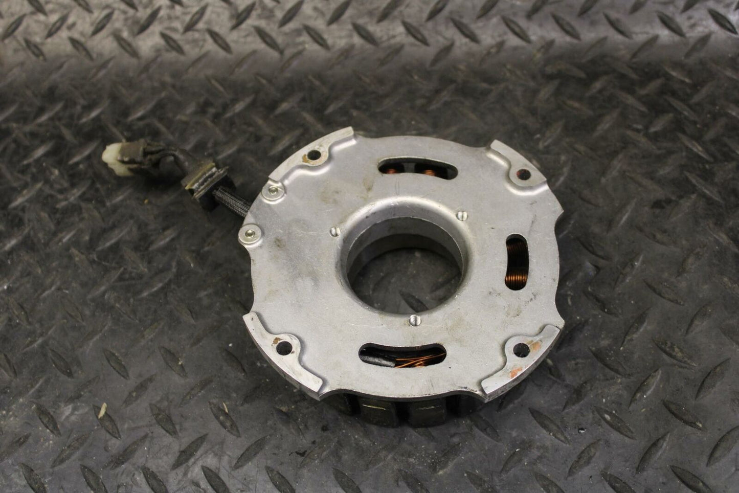 03-08 KAWASAKI VULCAN 1600 STATOR GENERATOR ALTERNATOR MAGNETO PLATE MOUNT BB193