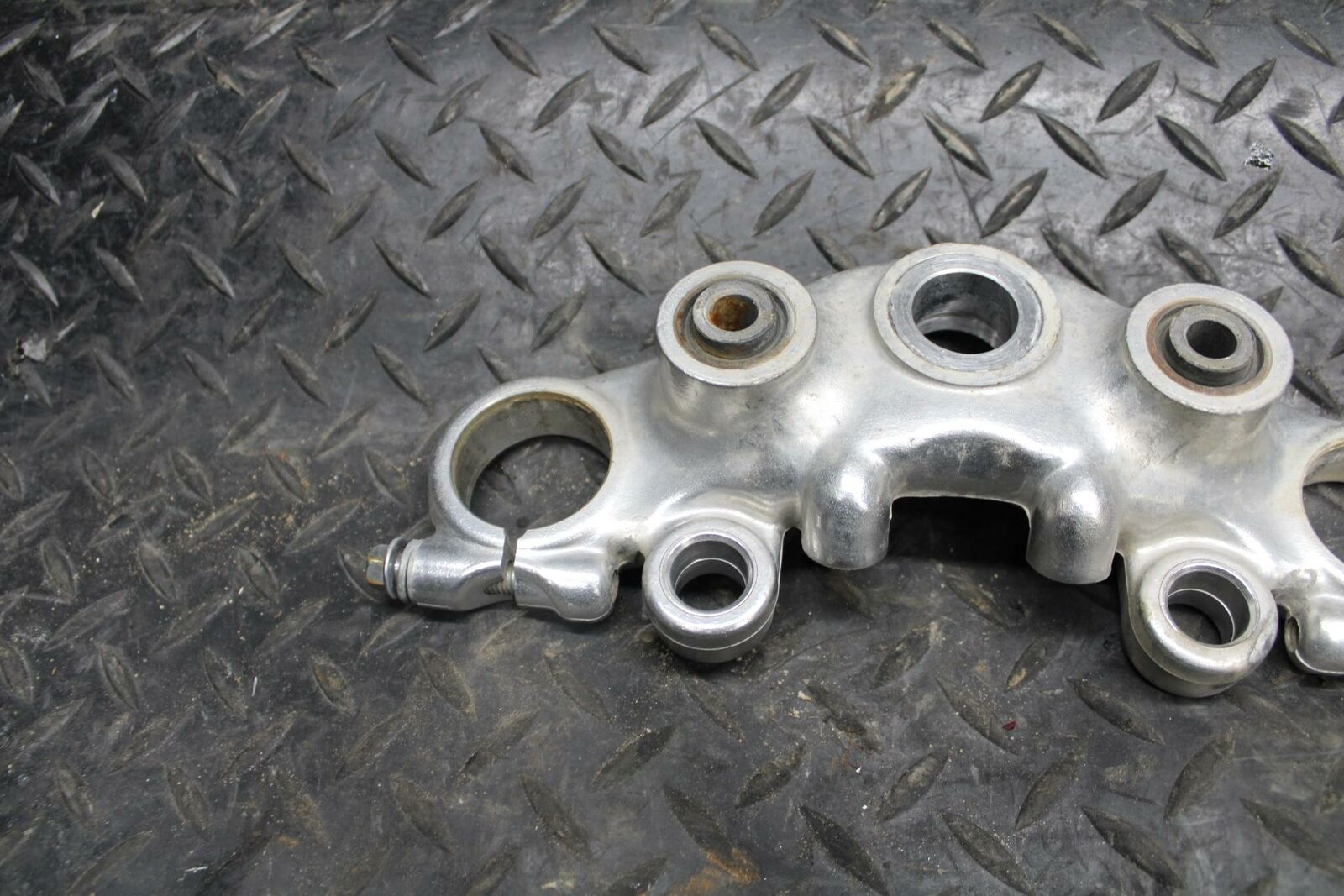 84-85 YAMAHA VIRAGO 1000 FORKS UPPER TRIPLE TREE CLAMP BB173