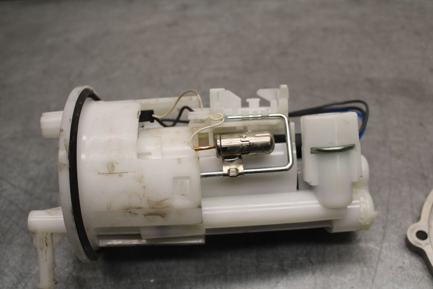 09-14 YAMAHA YZF R1 FUEL PUMP GAS PETROL SENDER UNIT 14B-13907-20-00 BB696