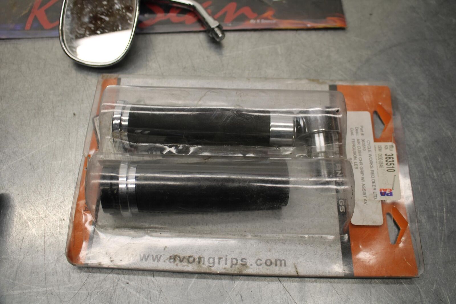 2005 Kawasaki Vulcan 1500 VN1500N RIGHT THROTTLE GRIP AND ASSORTED PARTS BB573