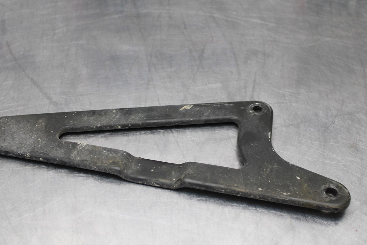 02 KAWASAKI VULCAN 800 VN800B CLASSIC MUFFLER EXHAUST PIPE BRACKET MOUNT BB862