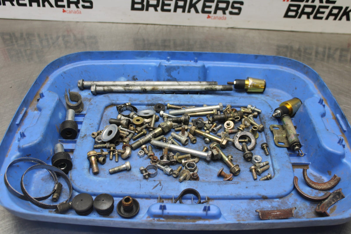 05 DUCATI SUPERSPORT 800 MOUNTING BOLTS HARDWARE SCREWS BB913