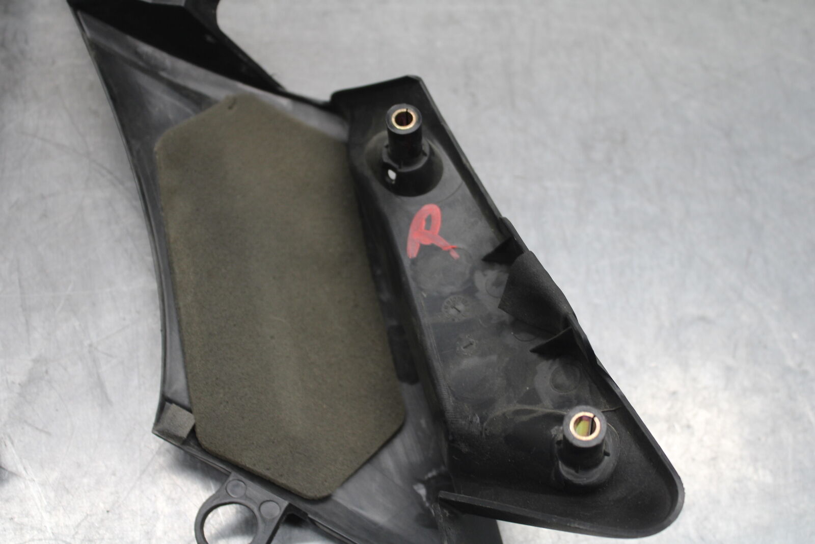 08-09 YAMAHA YZF R6S RIGHT LEFT FRAME MID SIDE COVERS COWLS PANELS TRIM BB114