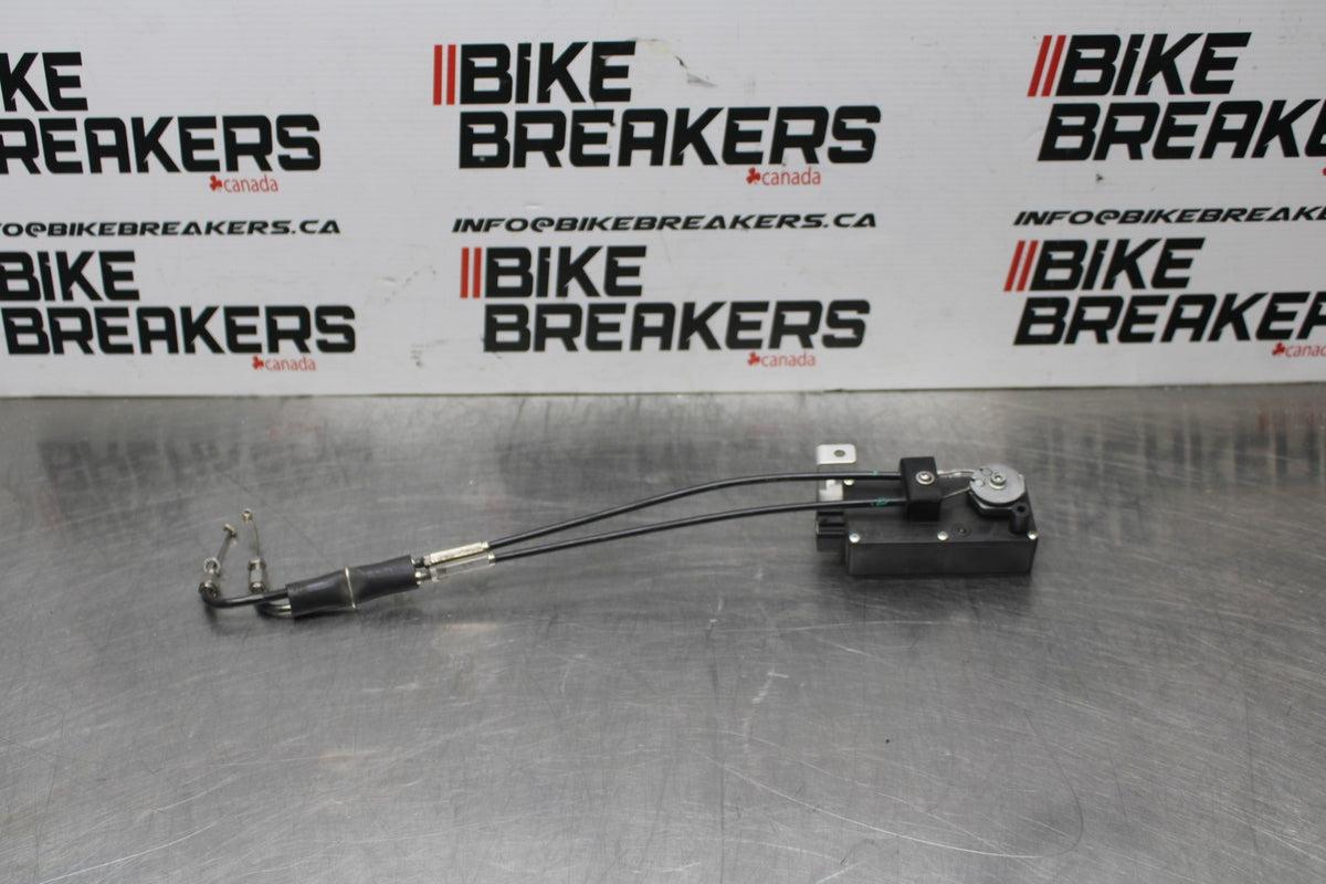 13-14 TRIUMPH DAYTONA 675 AIRBOX INTAKE VELOCITY STACKS BB685