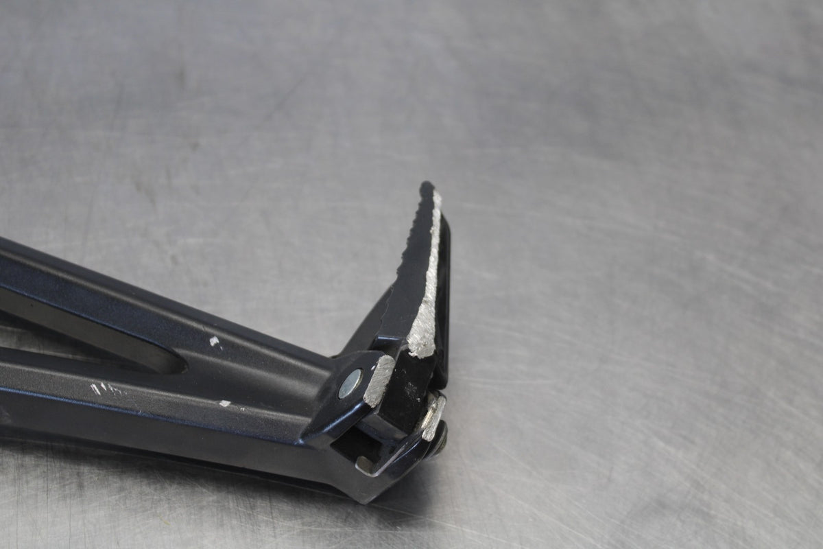 11-26 SUZUKI GSXR750 LEFT REAR BACK PASSENGER PEG BB882