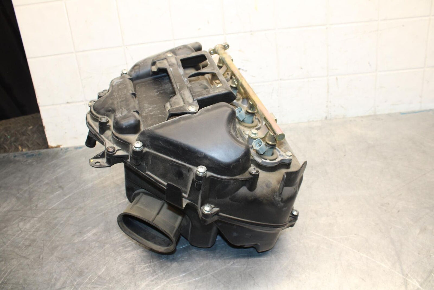 05-06 HONDA CBR600RR AIRBOX FILTER BOX 17221-MEE-D00 17231-MEE-670 BB484