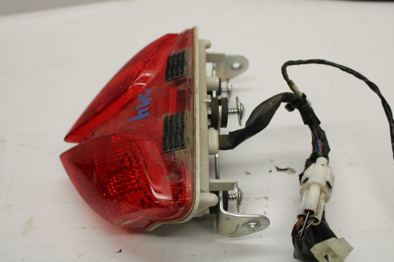 08-09 SUZUKI GSXR600 REAR TAIL TAILLIGHT BACK BRAKE LIGHT  BB244