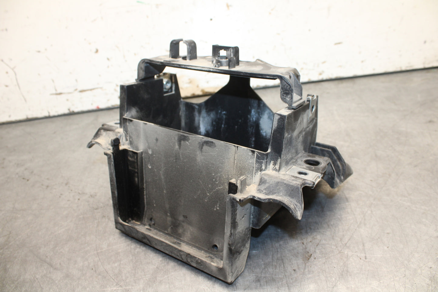 21-24 KTM 890 ADVENTURE R REAR BACK TAIL UNDERTAIL BATTERY TRAY PLASTIC BB723
