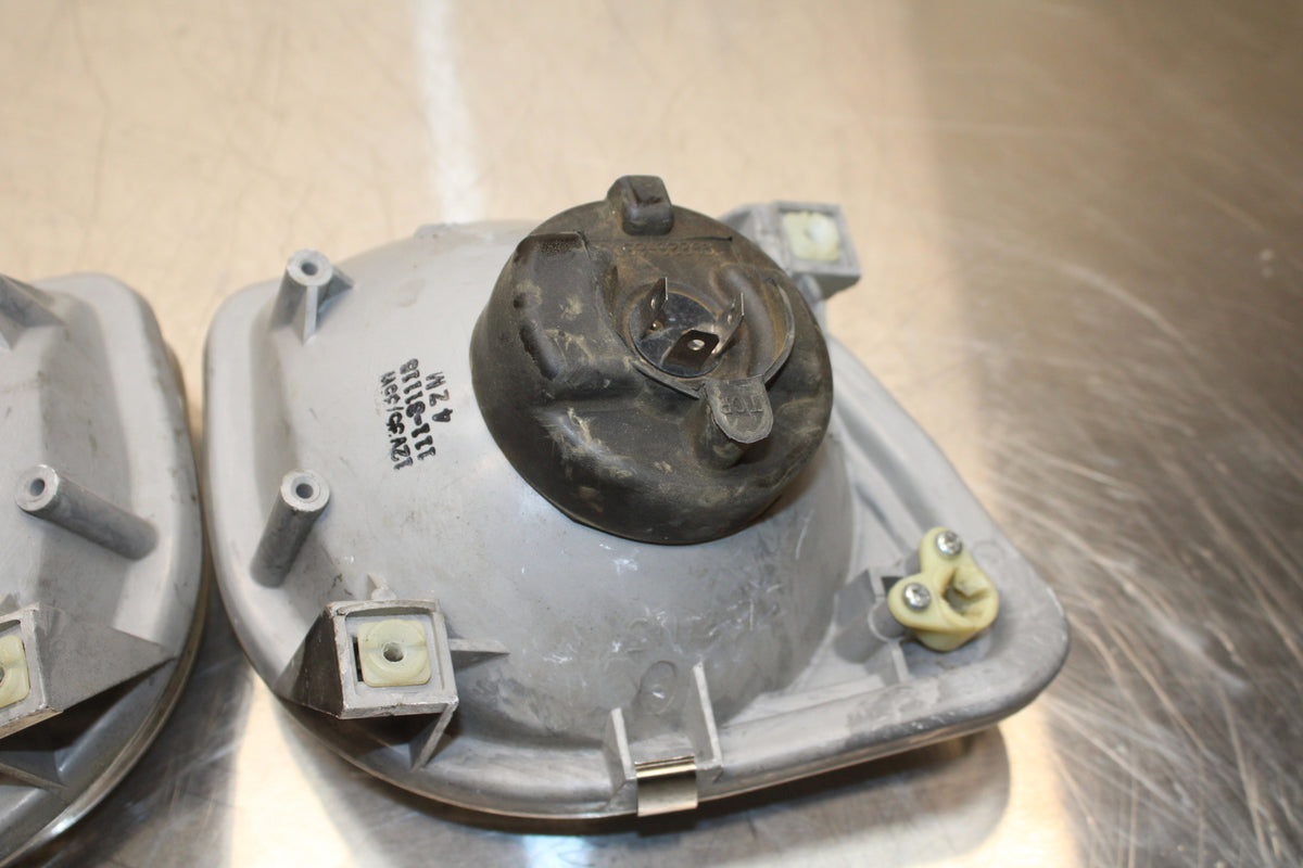 96 YAMAHA YZF750R FRONT HEADLIGHT HEAD LIGHT LAMP BB137