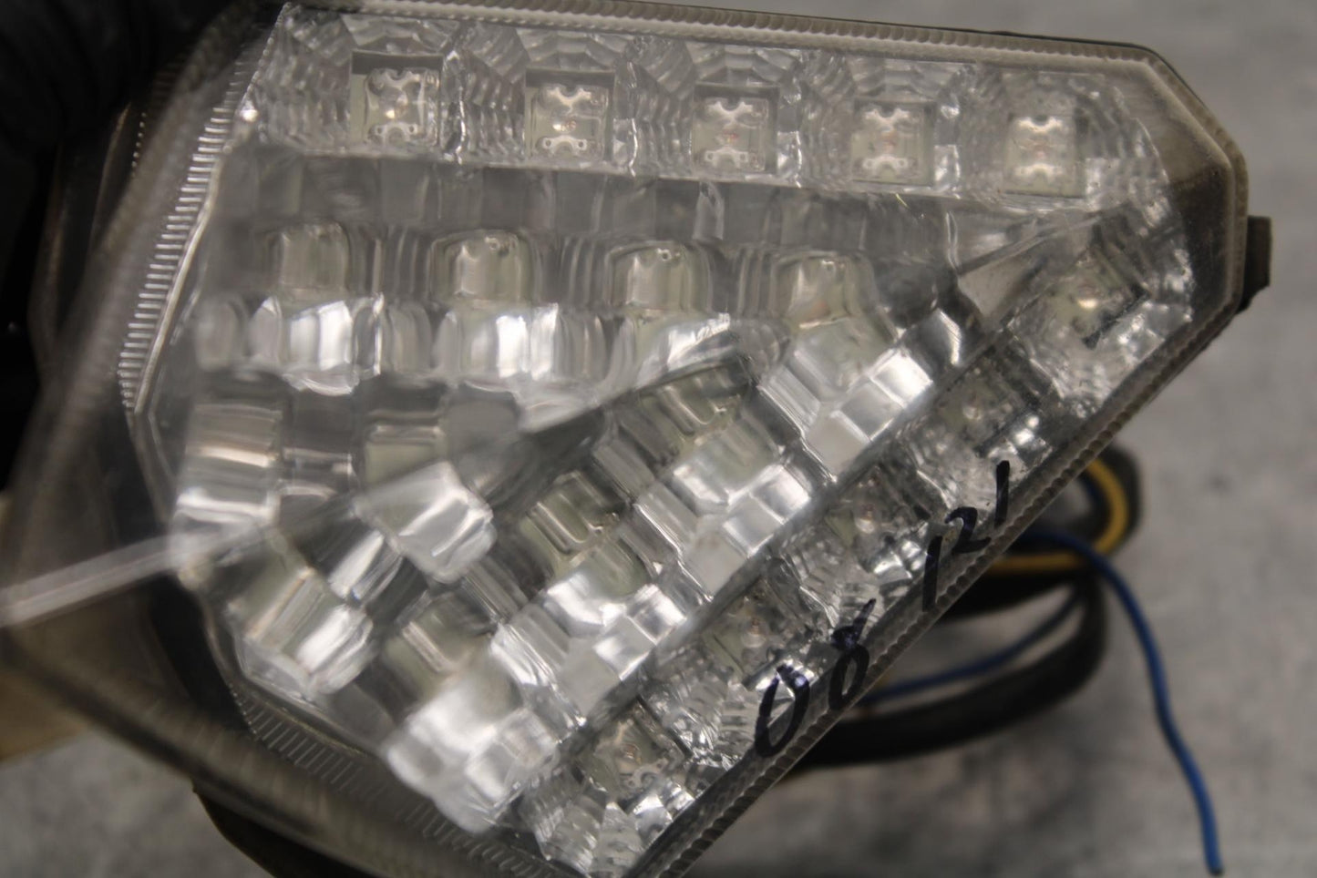 07-08 YAMAHA YZF R1 REAR TAIL TAILLIGHT BACK BRAKE LIGHT BB630