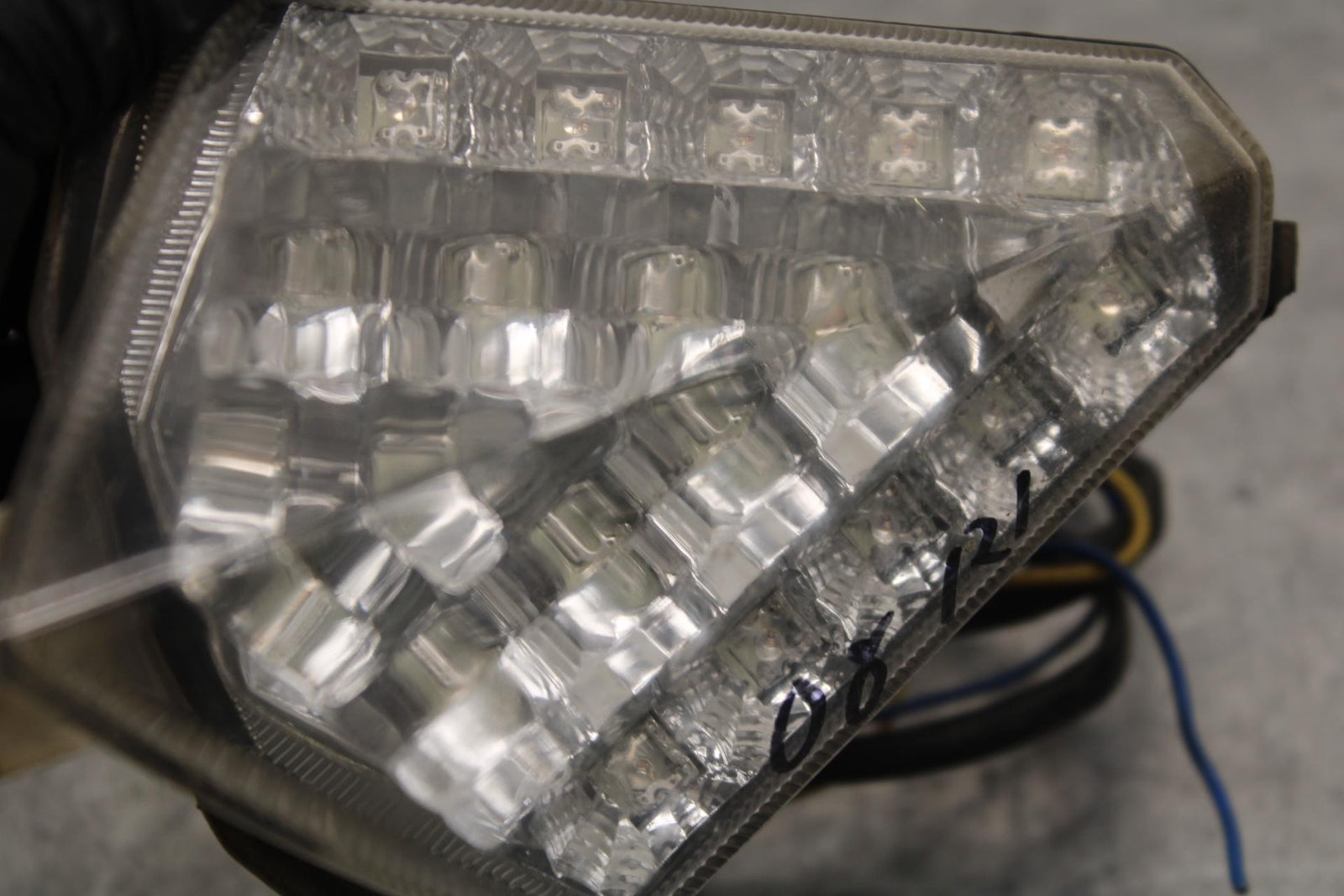 07-08 YAMAHA YZF R1 REAR TAIL TAILLIGHT BACK BRAKE LIGHT BB630