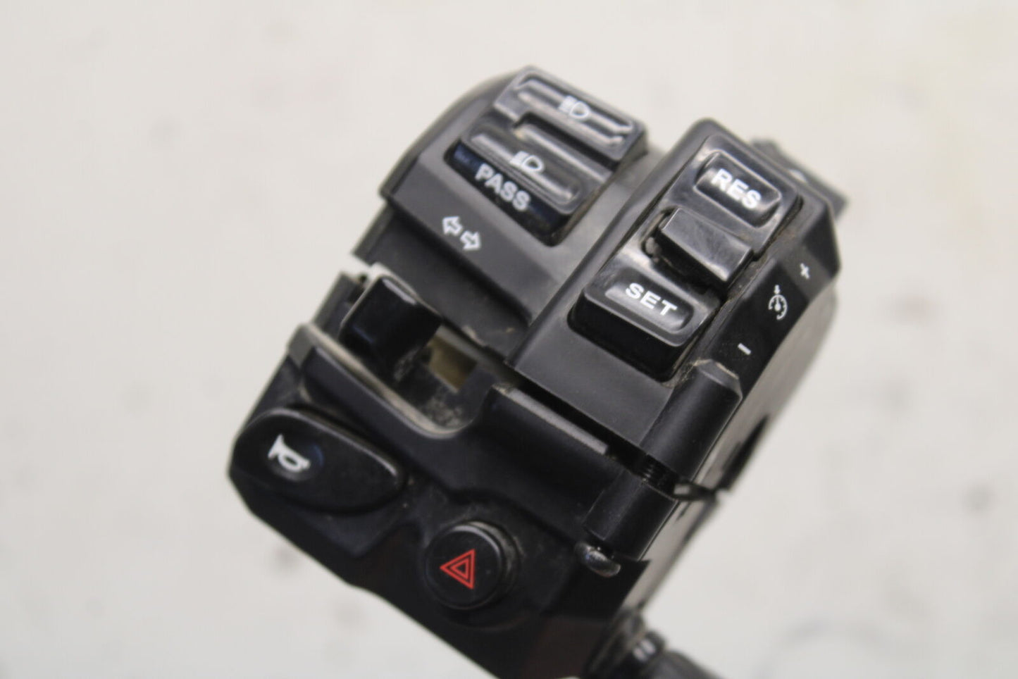 22-24 YAMAHA XSR900 LEFT CLIP ON HANDLE HORN SIGNALS SWITCH SWITCHES BB683