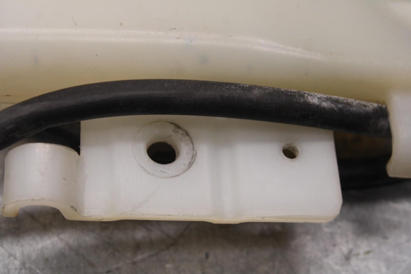 08-10 SUZUKI GSXR 600 750 COOLANT WATER TANK RESERVOIR BOTTLE BB101