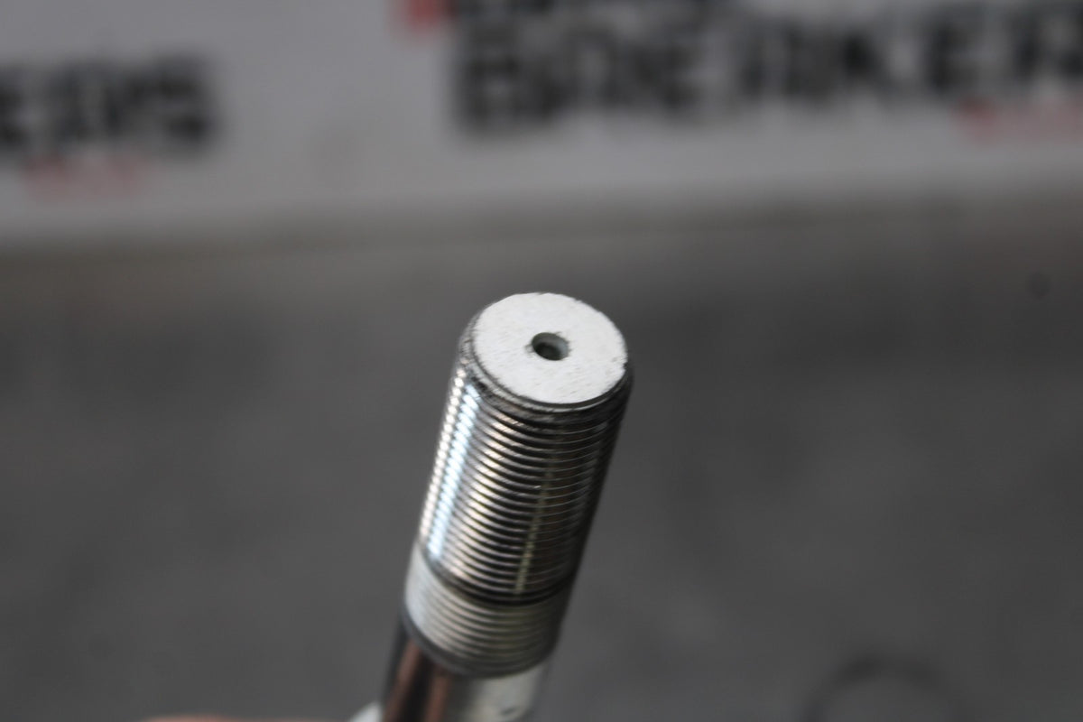 12-16 KAWASAKI NINJA 650 EX650F ABS FRONT WHEEL RIM AXLE PIVOT BOLT BB860