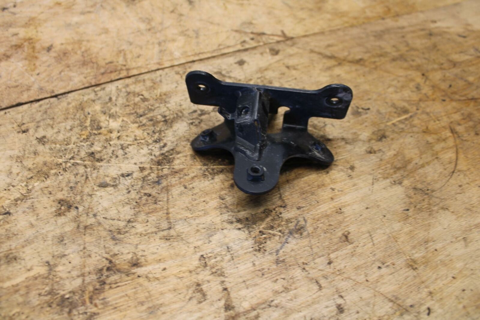 05-09 SUZUKI BOULEVARD C90 HEADLIGHT HEAD LIGHT LAMP SUPPORT BB332